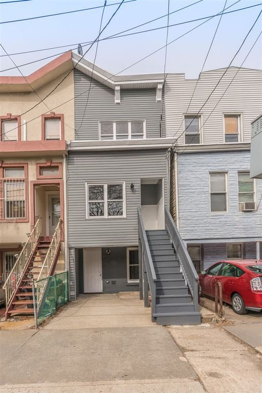 949.5 Summit Ave, Jersey City, NJ 07307