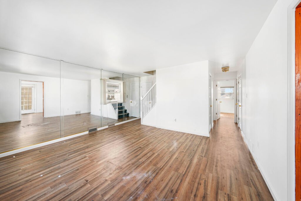 84 1st St, North Arlington, NJ 07031