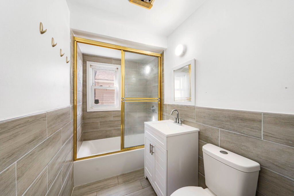 84 1st St, North Arlington, NJ 07031