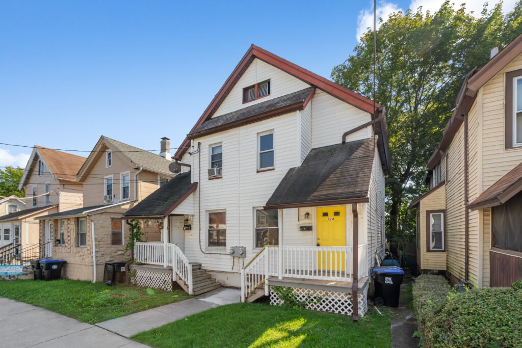 124 Thompson St, Poughkeepsie, NY 12601