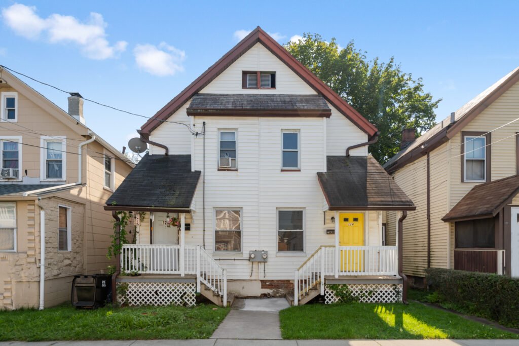 124 Thompson St, Poughkeepsie, NY 12601