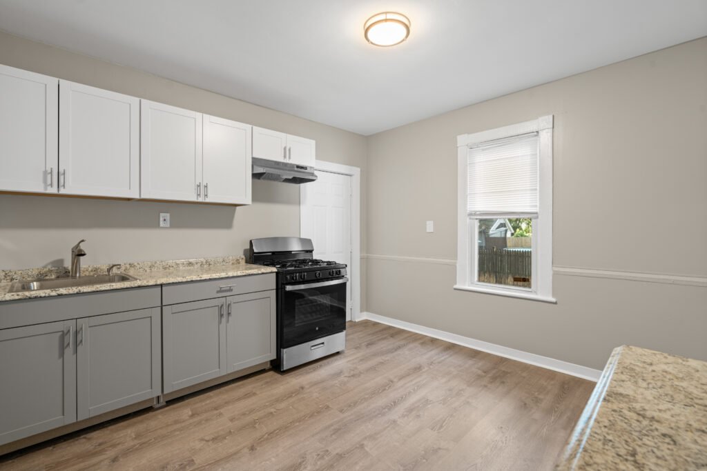 124 Thompson St, Poughkeepsie, NY 12601