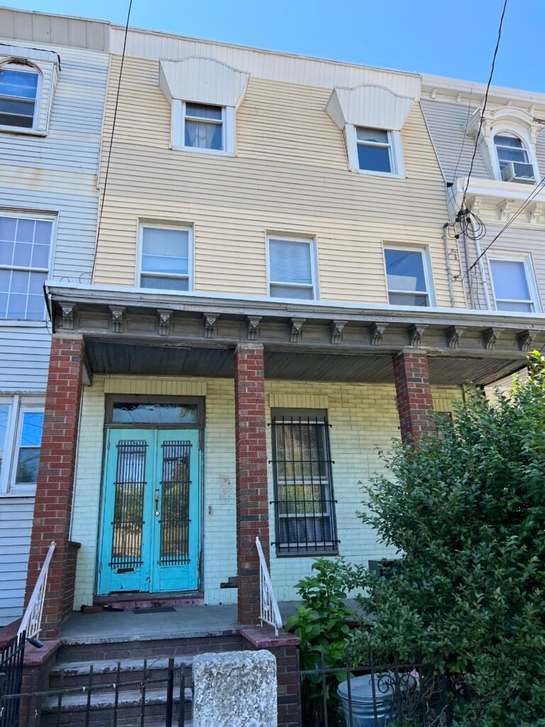 119 Storms Ave, Jersey City, NJ 07306