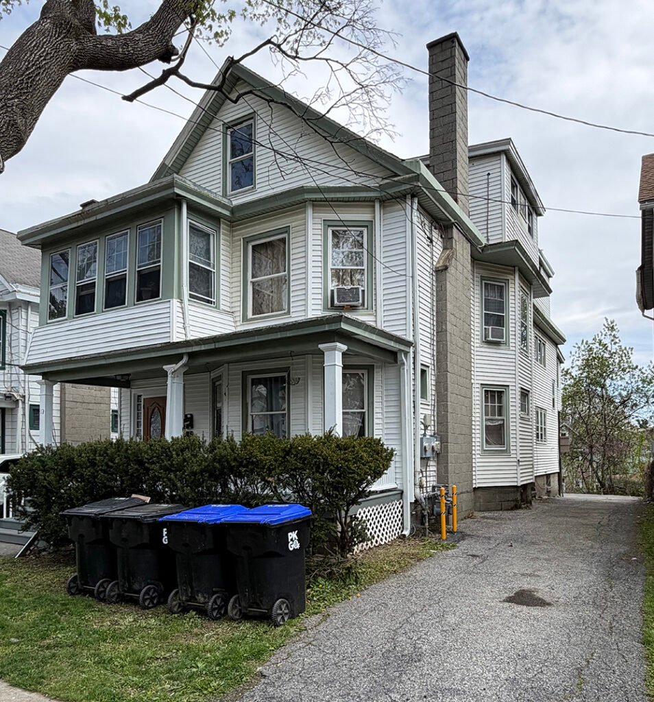 13 Hammersley Ave, Poughkeepsie, NY 12601