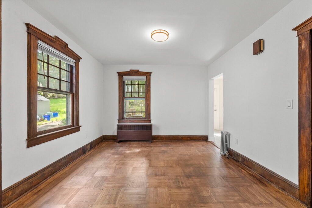 27 8th St, Ridgefield Park, NJ 07660