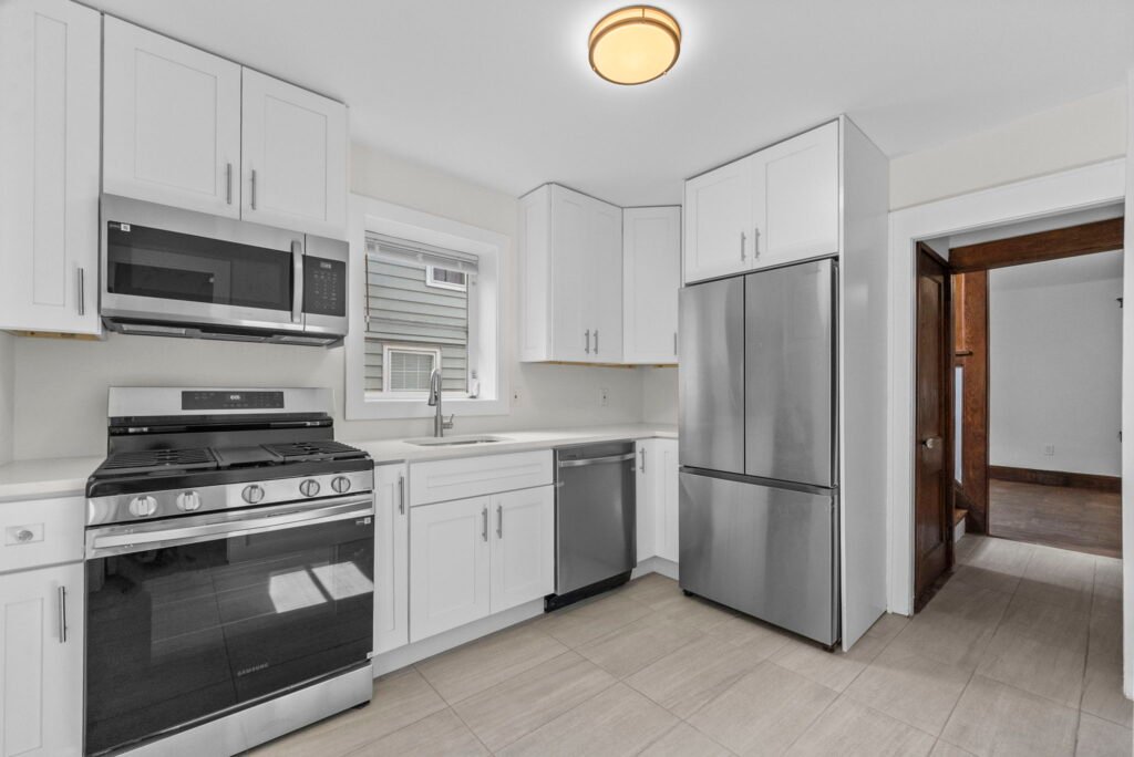 27 8th St, Ridgefield Park, NJ 07660